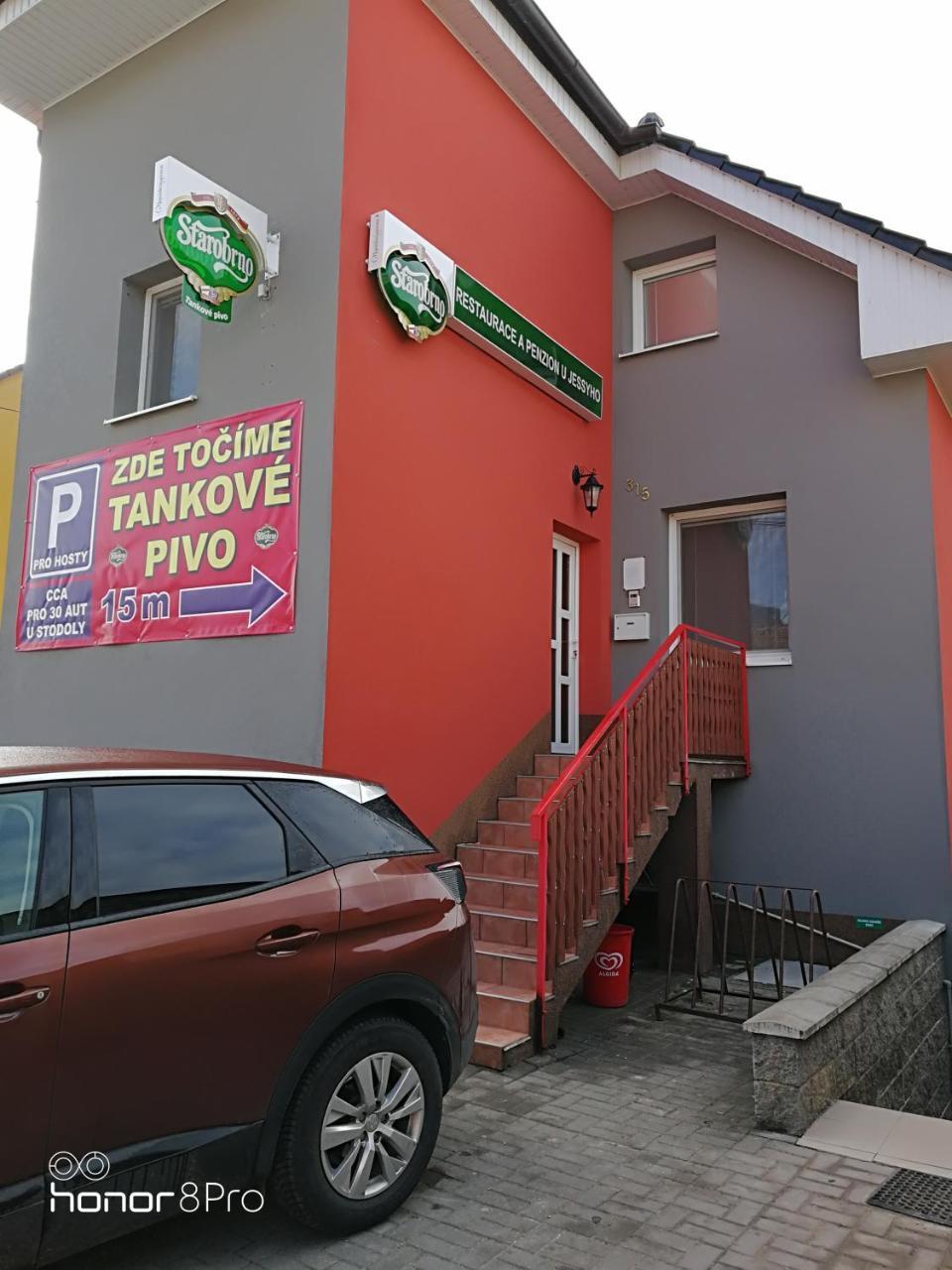 Restaurace A Penzion U Jessyho Perná Dış mekan fotoğraf