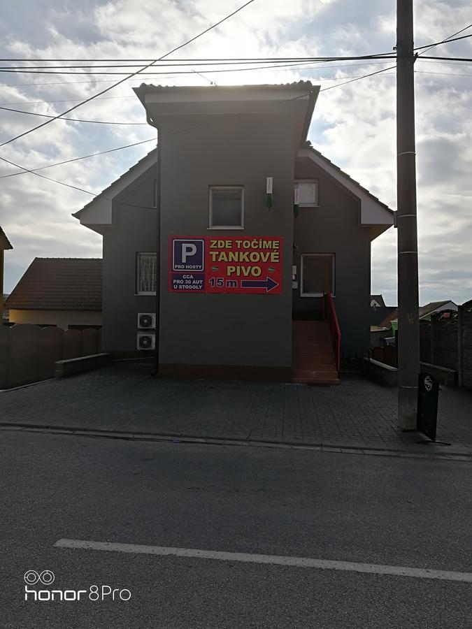 Restaurace A Penzion U Jessyho Perná Dış mekan fotoğraf